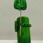 Petit Minion Koons (Vert clair, socle rectangulaire Blanc) — Vincent Duchêne — vue 5